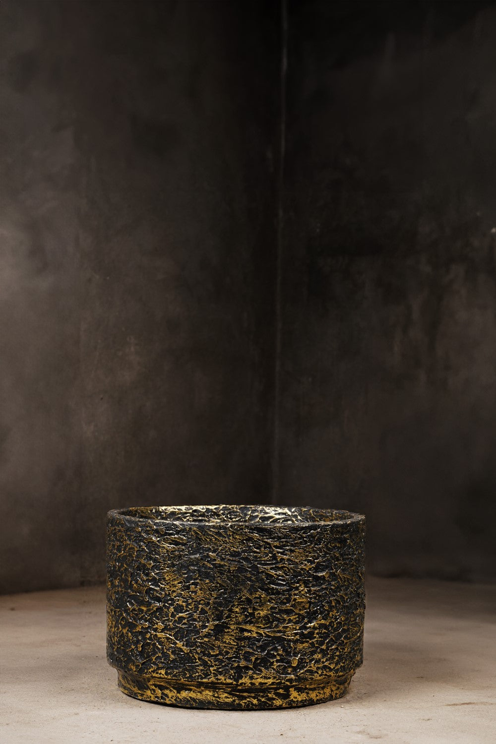 Angistri Planter  - Black Textured Planter With Gold Foil (Medium)