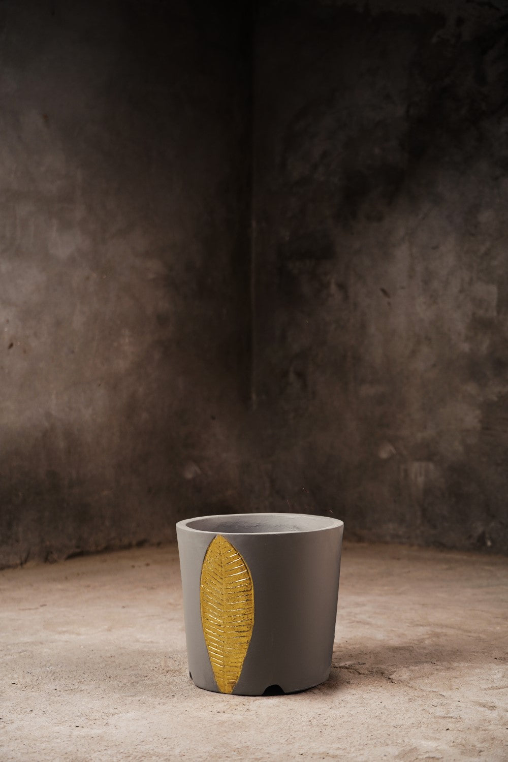 Bruges Planter Small (Misty Grey With Gold Foil)