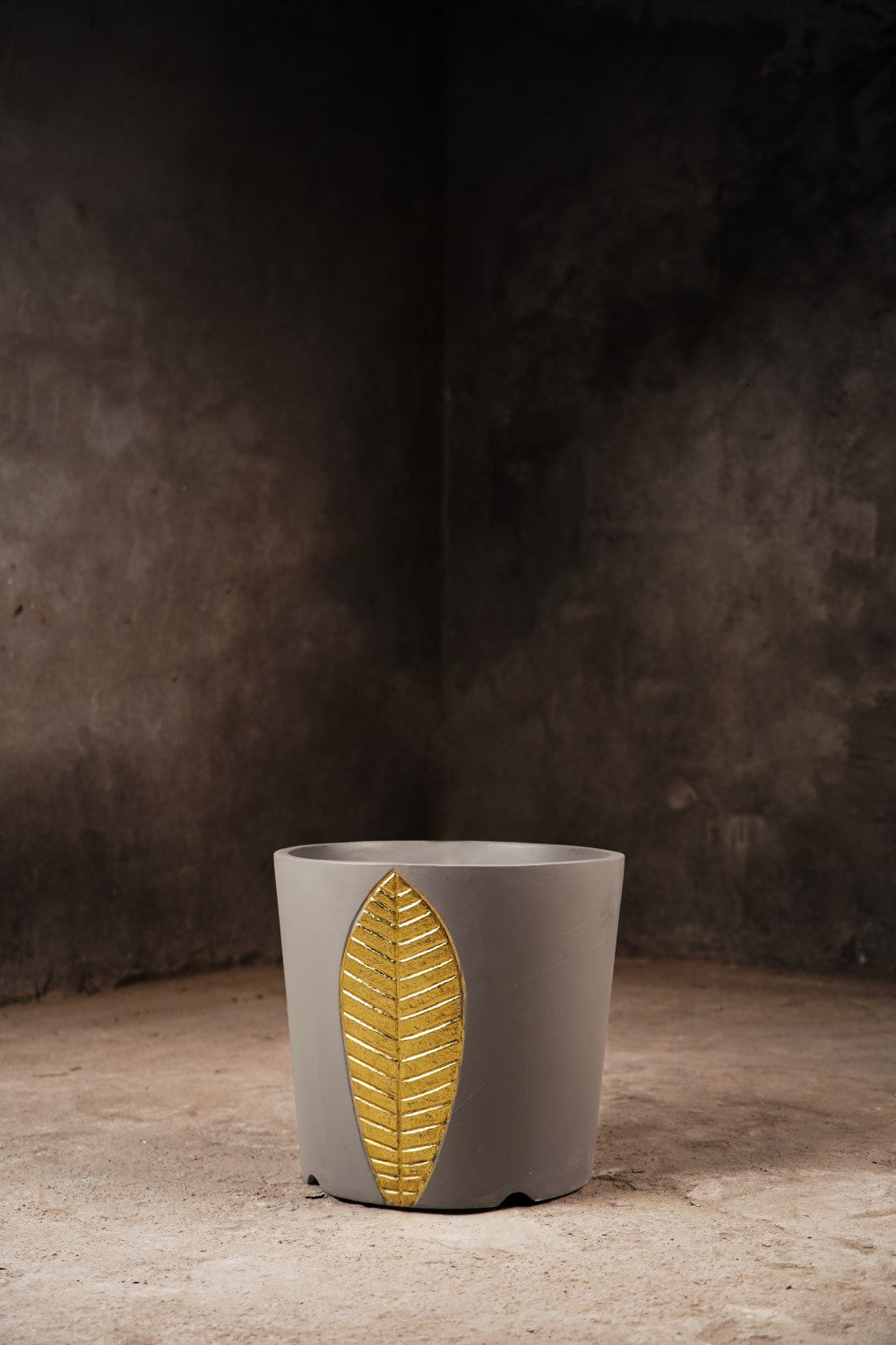 Bruges Planter Large (Misty Grey With Gold Foil)