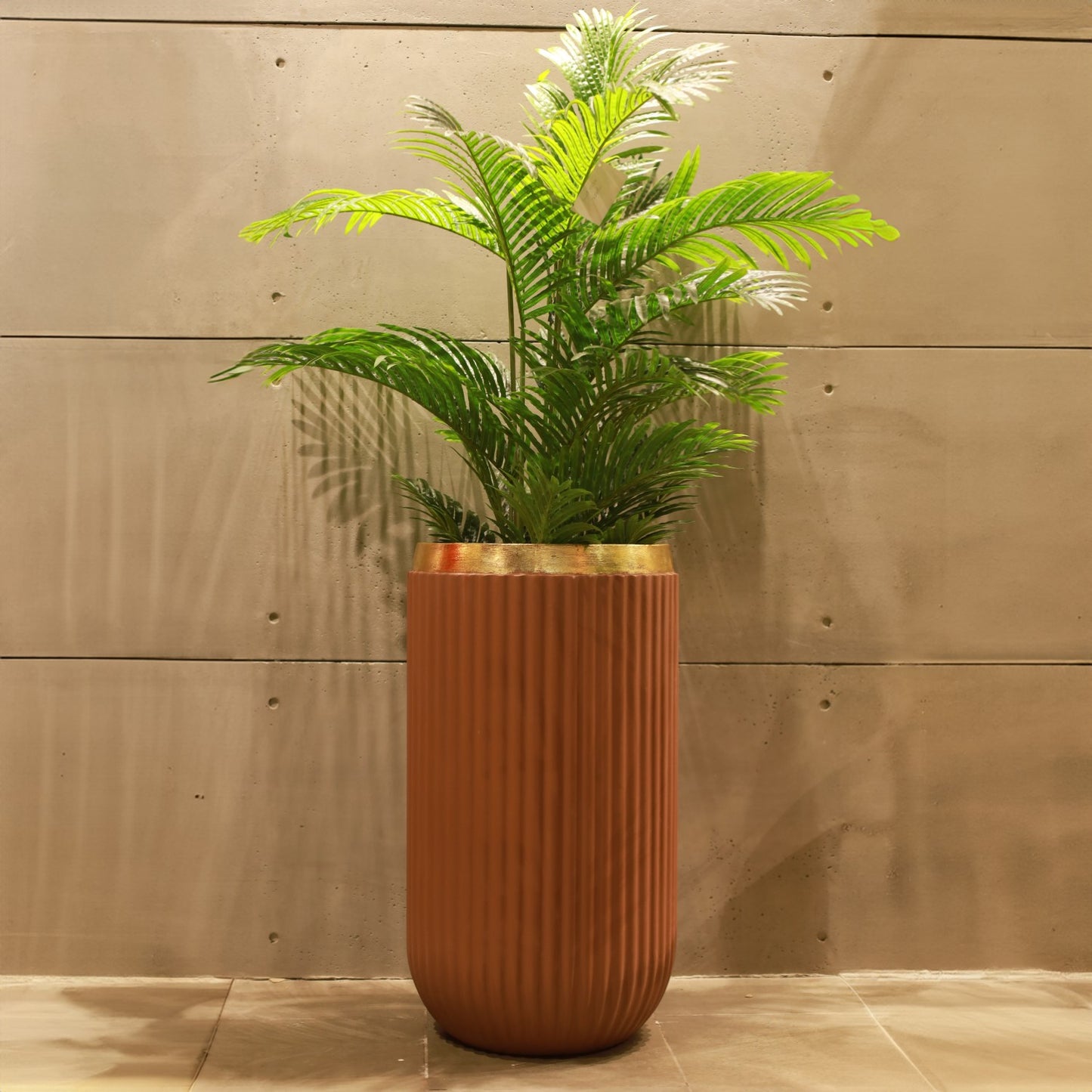 Windsor Planter Tall (Camel With Rim In
Gold Foil)