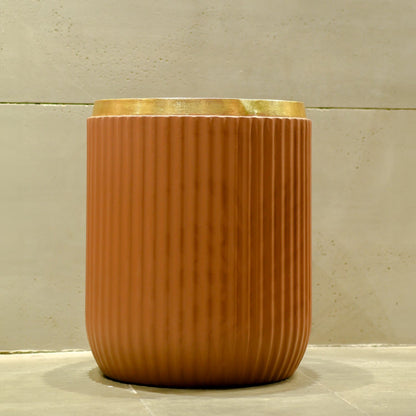 Windsor Planter Large (Camel With Rim In
Gold Foil)