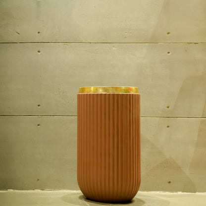 Windsor Planter Tall (Camel With Rim In
Gold Foil)