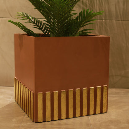 Icaria Planter Large (Camel With
Gold Foil)