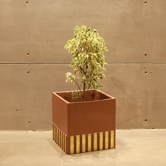 Icaria Planter Small (Camel With
Gold Foil)