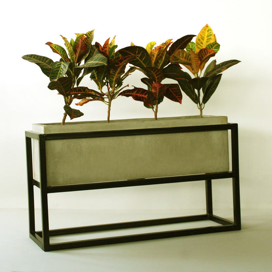 Combe Planter With Metal Stand